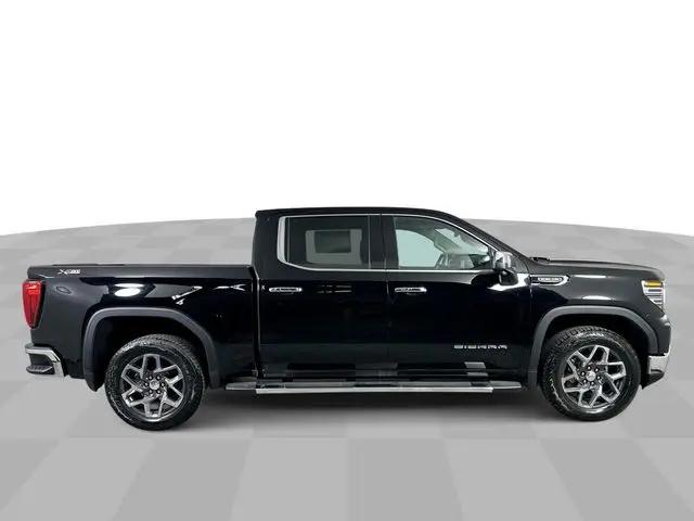 2026 GMC Sierra 1500 Crew Cab, Short Bed, SLT, 4WD