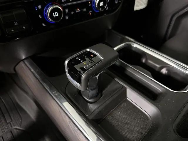 2026 GMC Sierra 1500 Crew Cab, Short Bed, SLT, 4WD