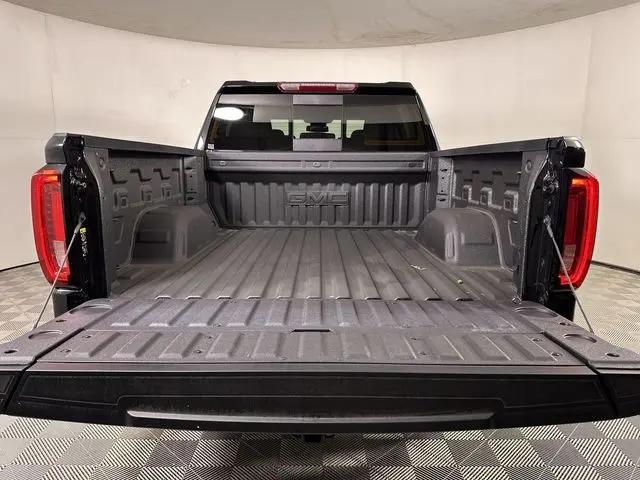2026 GMC Sierra 1500 Crew Cab, Short Bed, SLT, 4WD