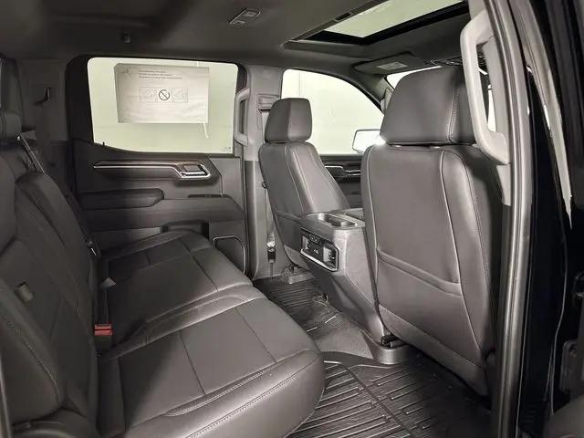 2026 GMC Sierra 1500 Crew Cab, Short Bed, SLT, 4WD