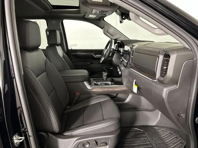 2026 GMC Sierra 1500 Crew Cab, Short Bed, SLT, 4WD