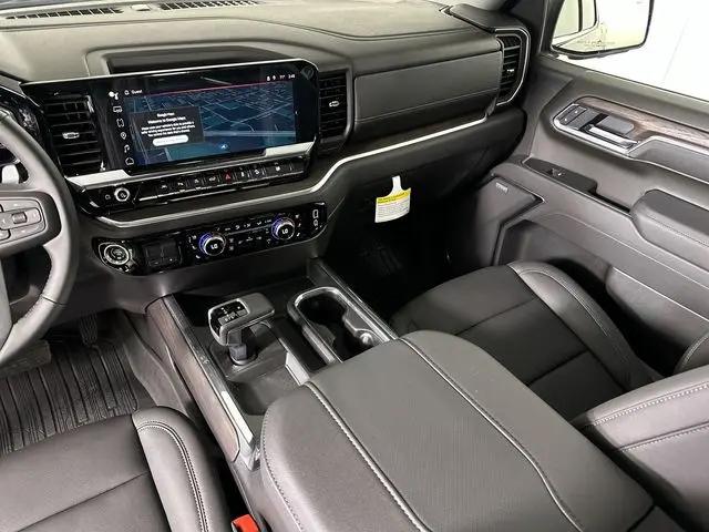 2026 GMC Sierra 1500 Crew Cab, Short Bed, SLT, 4WD