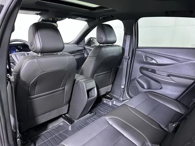 2026 Buick NV Avenir FWD
