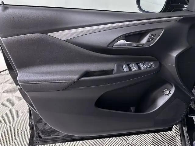 2026 Buick NV Avenir FWD