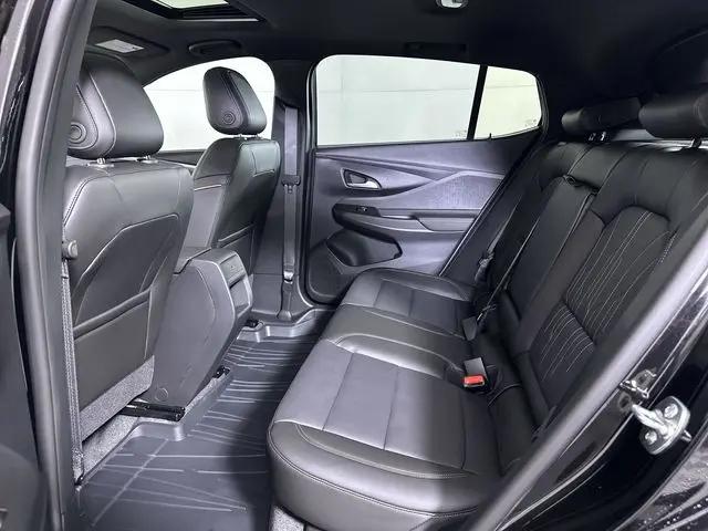 2026 Buick NV Avenir FWD