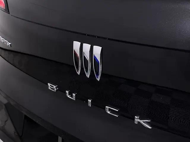 2026 Buick NV Avenir FWD