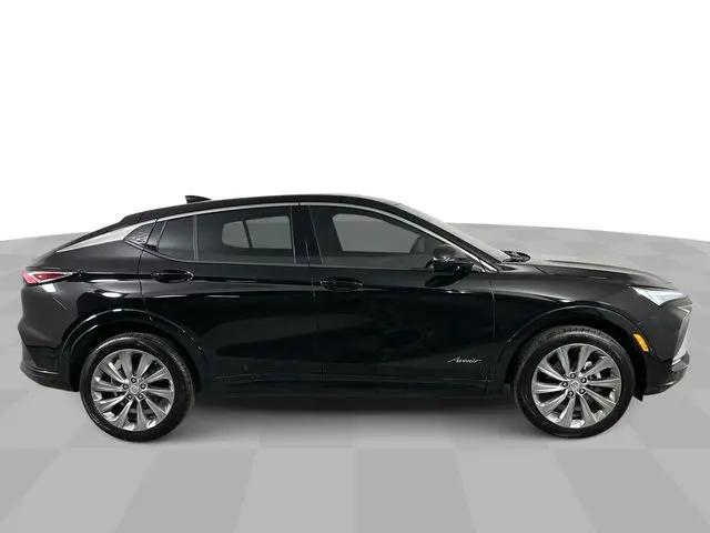 2026 Buick NV Avenir FWD
