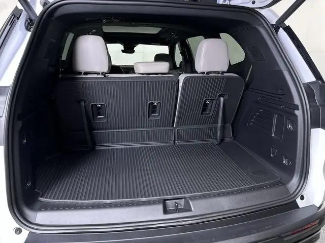 2026 GMC Acadia Elevation FWD