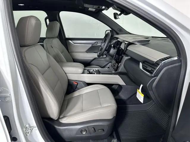 2026 GMC Acadia Elevation FWD