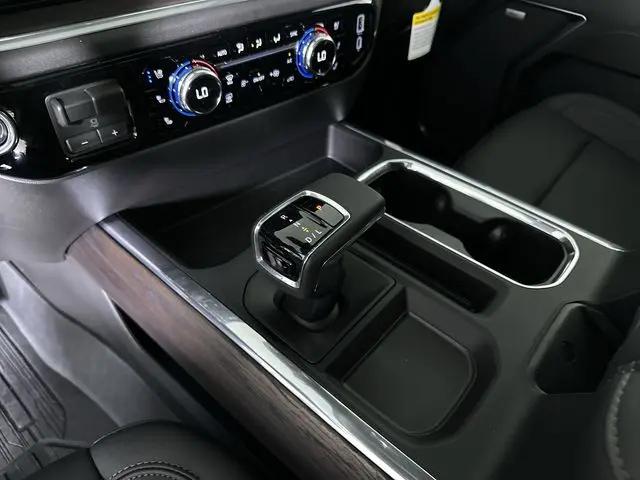 2026 GMC Sierra 1500 Crew Cab, Short Bed, SLT, 4WD