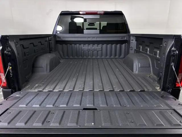 2026 GMC Sierra 1500 Crew Cab, Short Bed, SLT, 4WD