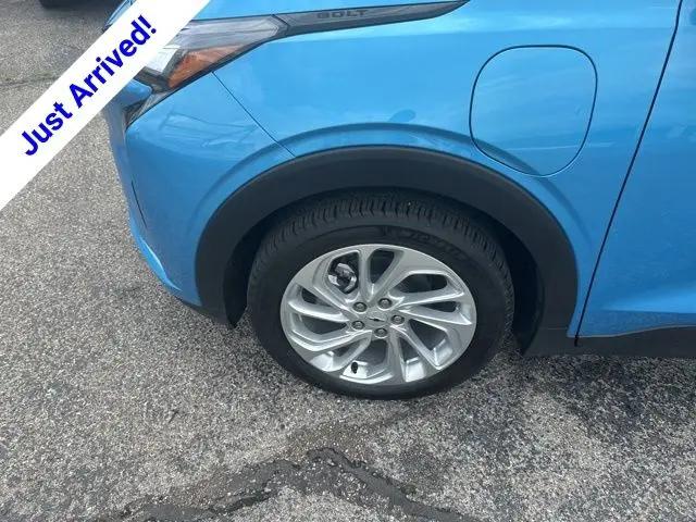 2027 Chevrolet Bolt LT FWD