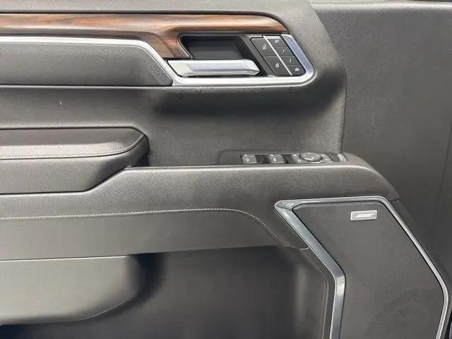 2022 GMC Sierra 1500 4WD Crew Cab Short Box SLT
