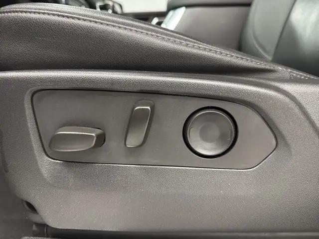 2022 GMC Sierra 1500 4WD Crew Cab Short Box SLT