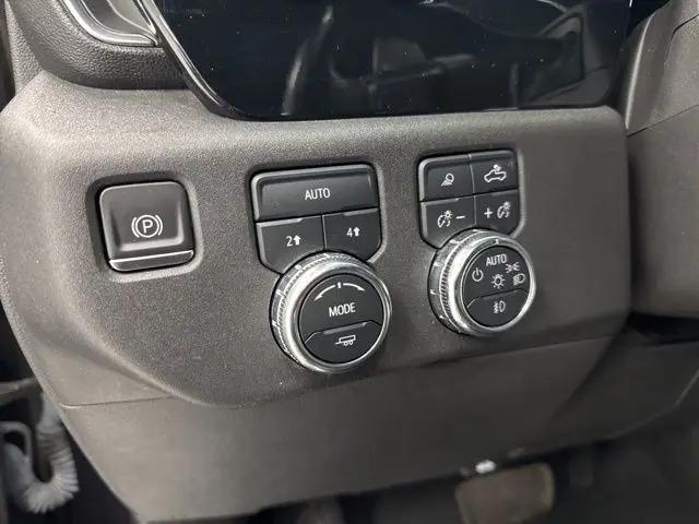 2022 GMC Sierra 1500 4WD Crew Cab Short Box SLT
