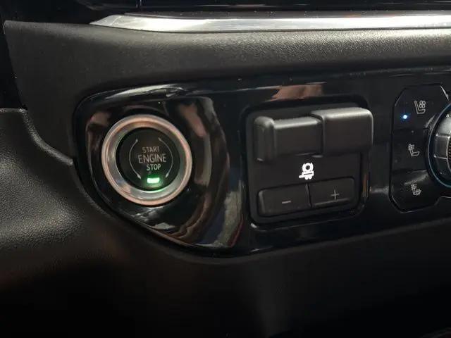 2022 GMC Sierra 1500 4WD Crew Cab Short Box SLT