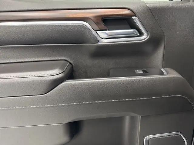 2022 GMC Sierra 1500 4WD Crew Cab Short Box SLT