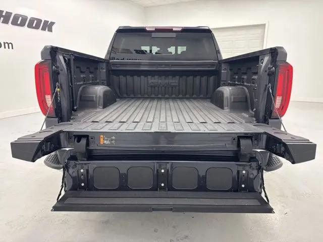 2022 GMC Sierra 1500 4WD Crew Cab Short Box SLT