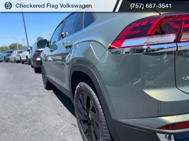 2026 Volkswagen Atlas Cross Sport SE with Technology