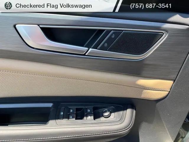 2026 Volkswagen Atlas Cross Sport SE with Technology