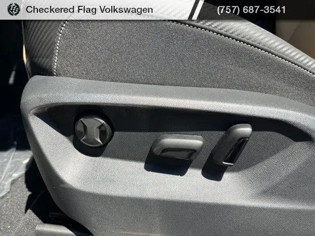 2026 Volkswagen Atlas Cross Sport SE with Technology