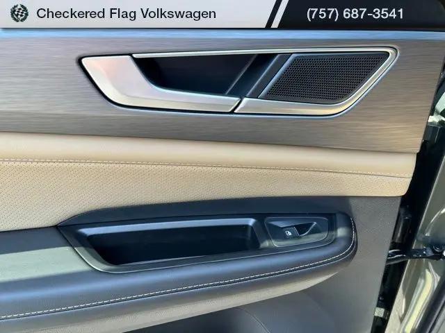 2026 Volkswagen Atlas Cross Sport SE with Technology