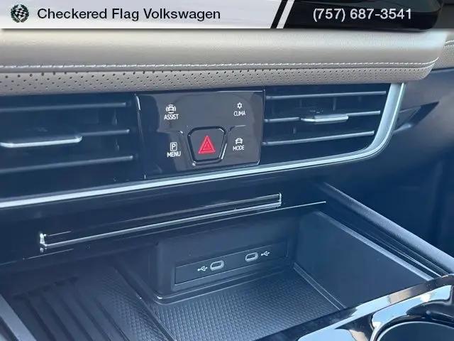 2026 Volkswagen Atlas Cross Sport SE with Technology