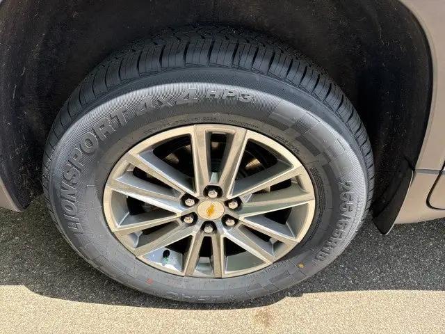 2023 Chevrolet Traverse AWD LT Leather