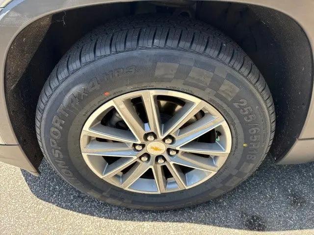 2023 Chevrolet Traverse AWD LT Leather