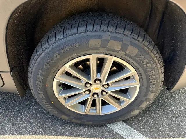 2023 Chevrolet Traverse AWD LT Leather