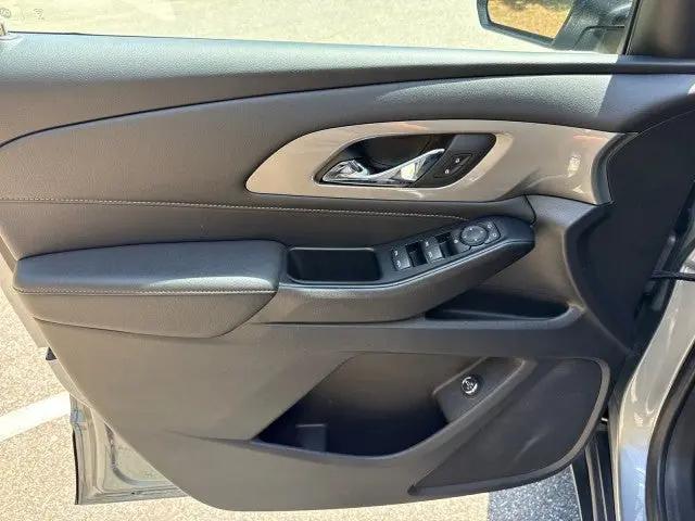 2023 Chevrolet Traverse AWD LT Leather