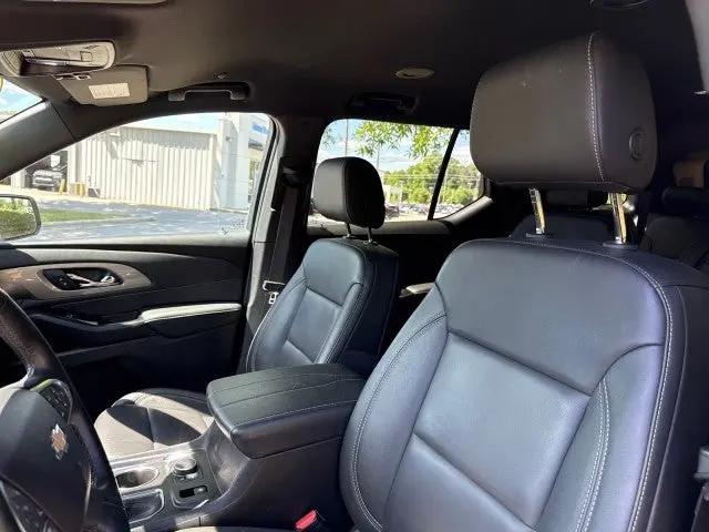 2023 Chevrolet Traverse AWD LT Leather