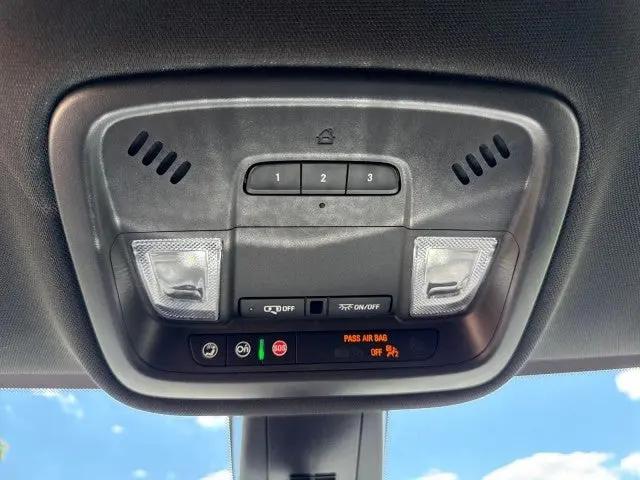 2023 Chevrolet Traverse AWD LT Leather