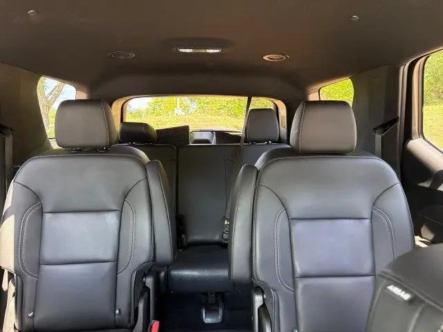2023 Chevrolet Traverse AWD LT Leather