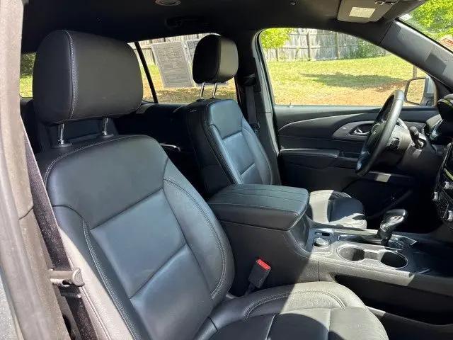 2023 Chevrolet Traverse AWD LT Leather