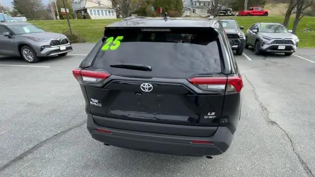2025 Toyota RAV4 Hybrid LE