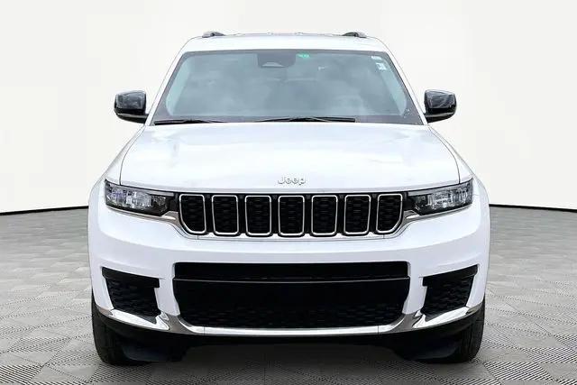 2023 Jeep Grand Cherokee L Laredo 4x2