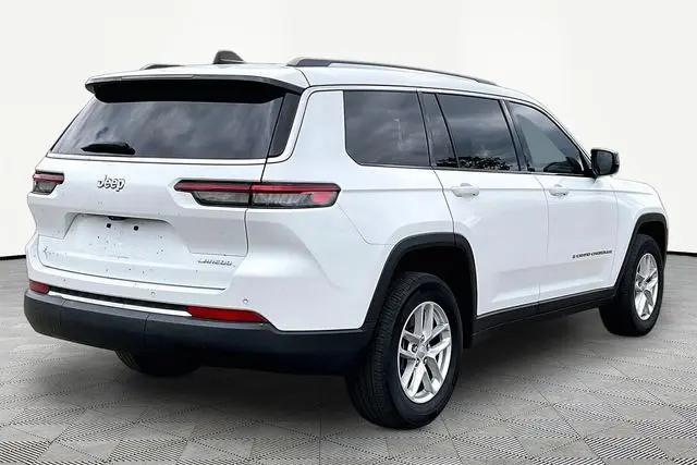 2023 Jeep Grand Cherokee L Laredo 4x2