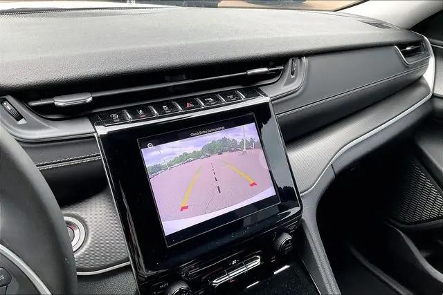 2023 Jeep Grand Cherokee L Laredo 4x2