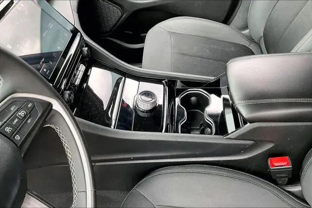 2023 Jeep Grand Cherokee L Laredo 4x2