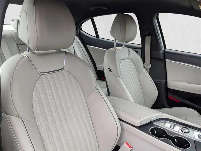 2022 Genesis G70 3.3T RWD