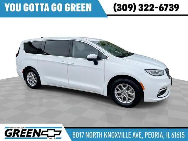 2023 Chrysler Pacifica Touring L for sale in Peoria, IL