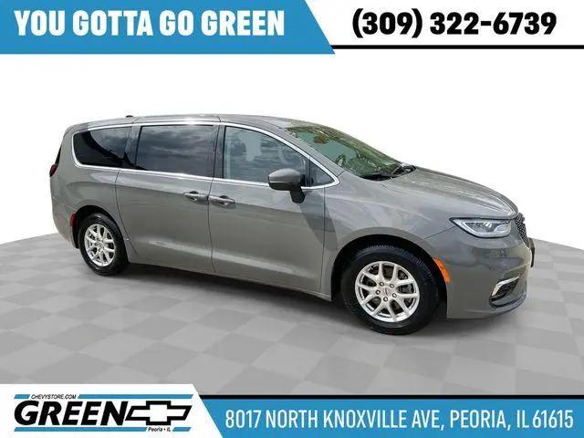2023 Chrysler Pacifica Touring L for sale in Peoria, IL