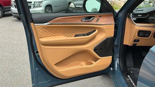 2026 Jeep Grand Cherokee L Summit 4x4