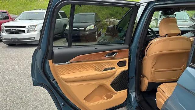 2026 Jeep Grand Cherokee L Summit 4x4