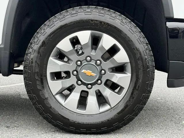 2026 Chevrolet Silverado 2500HD Crew Cab, Long Bed, Custom, 4WD