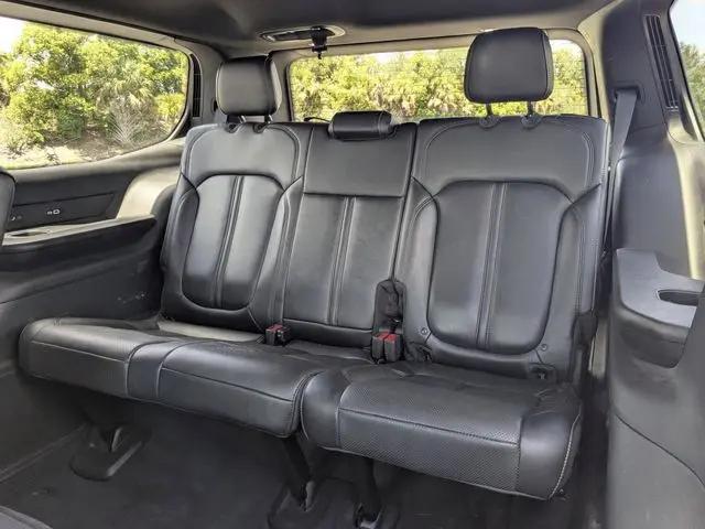 2022 Jeep Wagoneer Series III 4x2