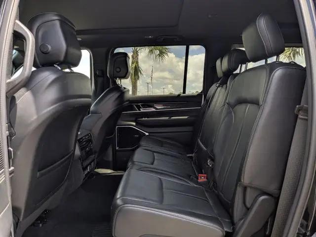 2022 Jeep Wagoneer Series III 4x2