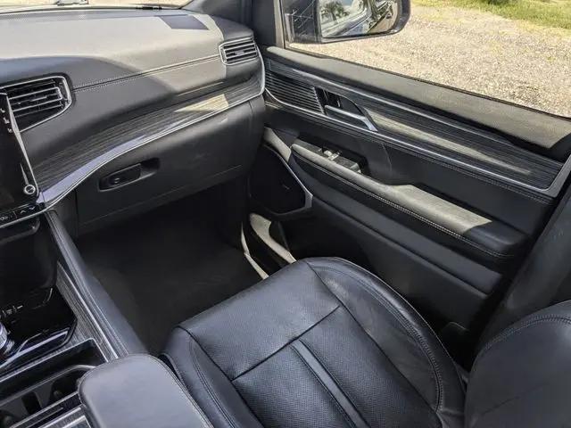 2022 Jeep Wagoneer Series III 4x2
