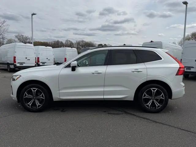 2022 Volvo XC60 B5 Momentum